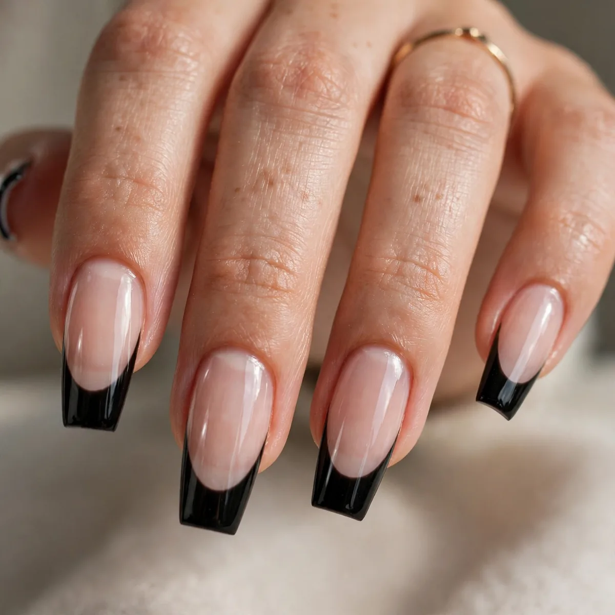 Black French tips on coffin nails