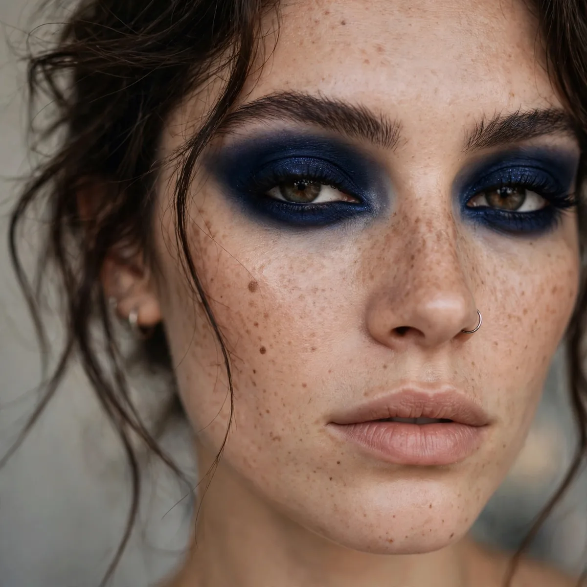 Navy blue smokey eye